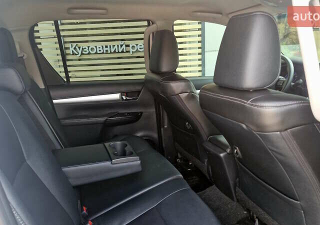 Белый Тойота Хайлюкс, объемом двигателя 2.76 л и пробегом 305 тыс. км за 25448 $, фото 6 на Automoto.ua