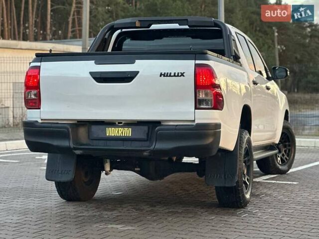 Білий Тойота Хайлюкс, об'ємом двигуна 2.8 л та пробігом 250 тис. км за 29950 $, фото 13 на Automoto.ua