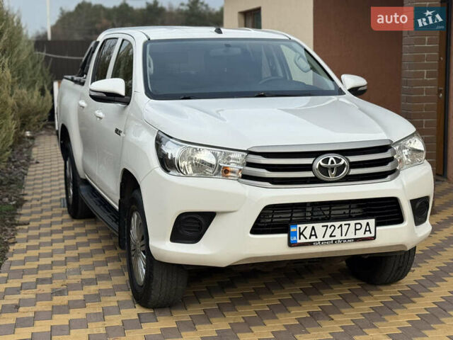 Белый Тойота Хайлюкс, объемом двигателя 2.4 л и пробегом 209 тыс. км за 20500 $, фото 3 на Automoto.ua