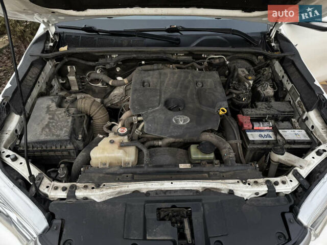 Белый Тойота Хайлюкс, объемом двигателя 2.4 л и пробегом 209 тыс. км за 20500 $, фото 18 на Automoto.ua