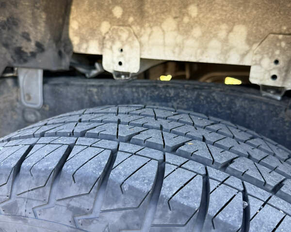 Білий Тойота Хайлюкс, об'ємом двигуна 2.39 л та пробігом 197 тис. км за 25500 $, фото 20 на Automoto.ua