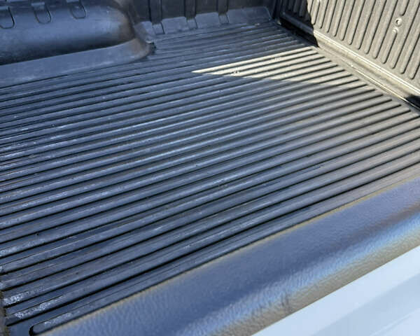 Білий Тойота Хайлюкс, об'ємом двигуна 2.39 л та пробігом 197 тис. км за 25500 $, фото 18 на Automoto.ua