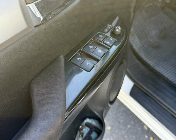 Білий Тойота Хайлюкс, об'ємом двигуна 2.39 л та пробігом 197 тис. км за 25500 $, фото 14 на Automoto.ua