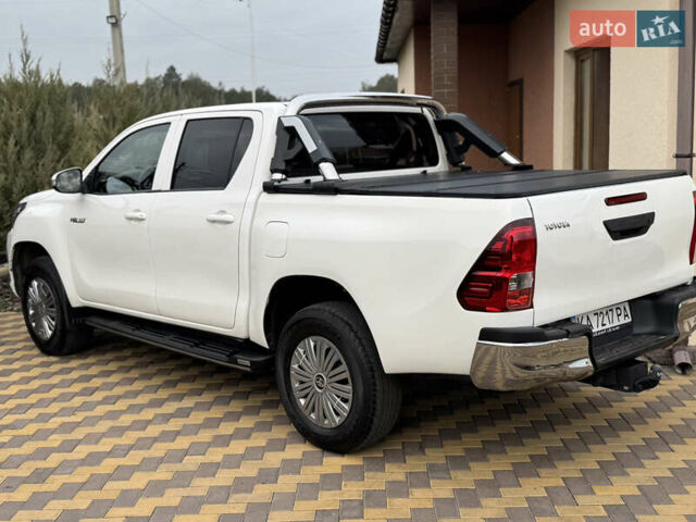 Белый Тойота Хайлюкс, объемом двигателя 2.4 л и пробегом 209 тыс. км за 20500 $, фото 6 на Automoto.ua