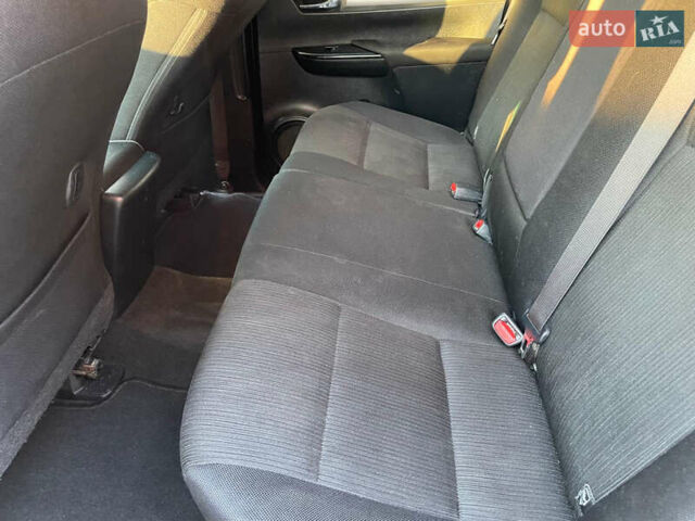 Білий Тойота Хайлюкс, об'ємом двигуна 2.4 л та пробігом 180 тис. км за 22500 $, фото 10 на Automoto.ua