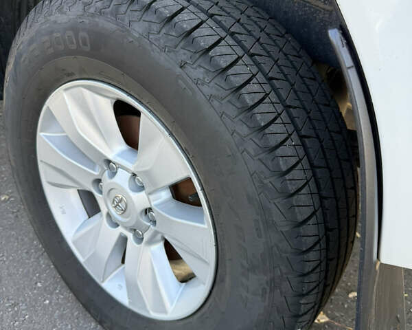 Білий Тойота Хайлюкс, об'ємом двигуна 2.39 л та пробігом 197 тис. км за 25500 $, фото 19 на Automoto.ua