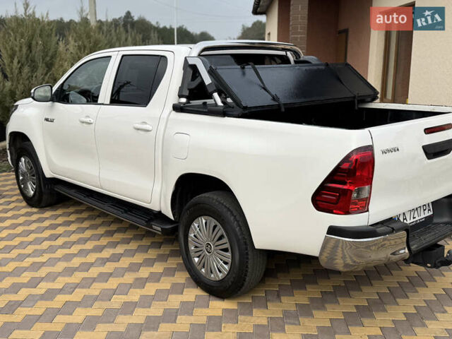 Белый Тойота Хайлюкс, объемом двигателя 2.4 л и пробегом 209 тыс. км за 20500 $, фото 5 на Automoto.ua