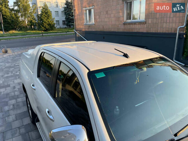 Білий Тойота Хайлюкс, об'ємом двигуна 2.4 л та пробігом 180 тис. км за 22500 $, фото 7 на Automoto.ua