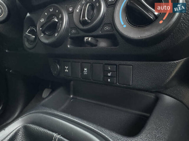 Белый Тойота Хайлюкс, объемом двигателя 2.4 л и пробегом 209 тыс. км за 20500 $, фото 13 на Automoto.ua