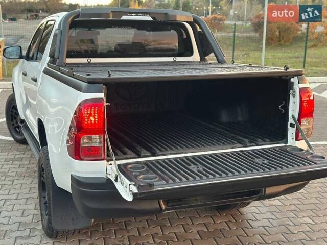 Білий Тойота Хайлюкс, об'ємом двигуна 2.8 л та пробігом 250 тис. км за 29950 $, фото 20 на Automoto.ua
