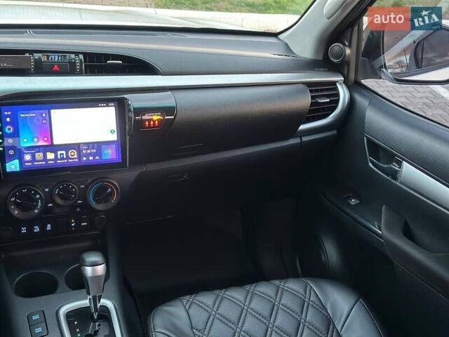 Білий Тойота Хайлюкс, об'ємом двигуна 2.8 л та пробігом 250 тис. км за 29950 $, фото 40 на Automoto.ua