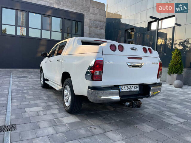 Білий Тойота Хайлюкс, об'ємом двигуна 2.4 л та пробігом 180 тис. км за 22500 $, фото 5 на Automoto.ua