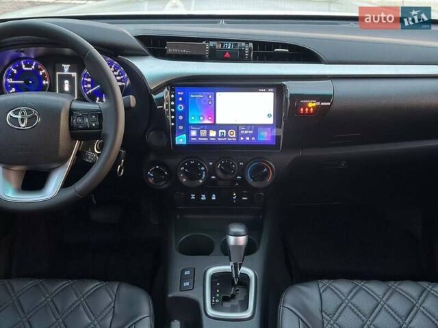 Білий Тойота Хайлюкс, об'ємом двигуна 2.8 л та пробігом 250 тис. км за 29950 $, фото 39 на Automoto.ua