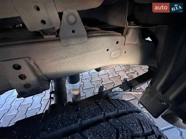 Білий Тойота Хайлюкс, об'ємом двигуна 2.8 л та пробігом 250 тис. км за 29950 $, фото 22 на Automoto.ua