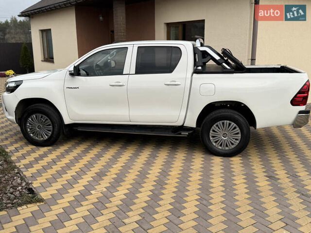 Белый Тойота Хайлюкс, объемом двигателя 2.4 л и пробегом 209 тыс. км за 20500 $, фото 4 на Automoto.ua