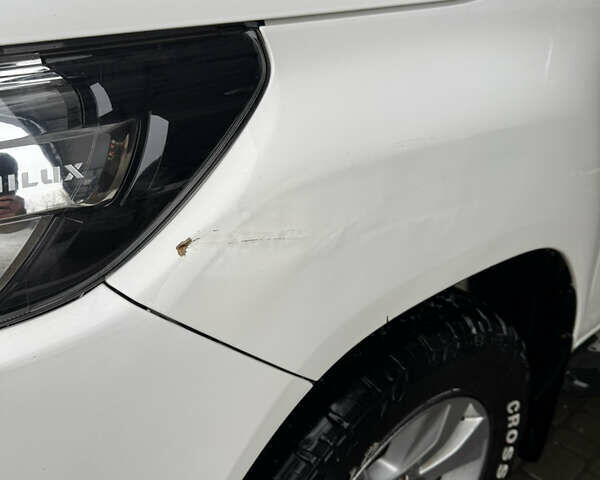 Белый Тойота Хайлюкс, объемом двигателя 2.39 л и пробегом 220 тыс. км за 25500 $, фото 3 на Automoto.ua