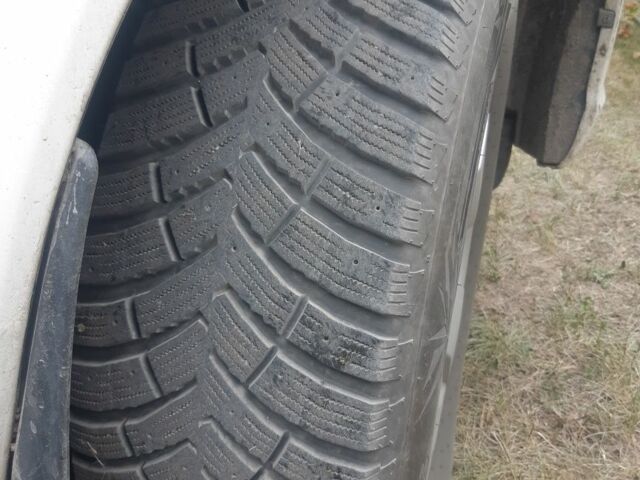 Тойота Хайлюкс 2019 в Черкассах на Automoto.ua Белый Тойота Хайлюкс, объемом двигателя 0 л и пробегом 95 тыс. км за 31000 $, фото 7 на Automoto.ua