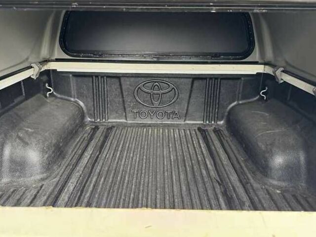 Білий Тойота Хайлюкс, об'ємом двигуна 2.39 л та пробігом 165 тис. км за 30500 $, фото 18 на Automoto.ua