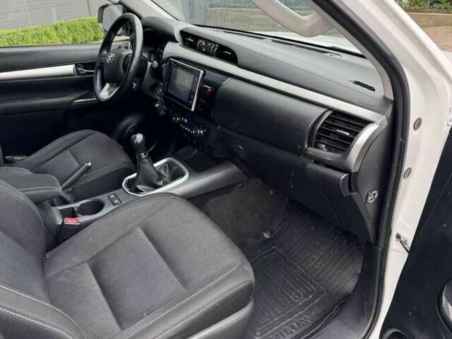 Білий Тойота Хайлюкс, об'ємом двигуна 2.39 л та пробігом 165 тис. км за 30500 $, фото 9 на Automoto.ua