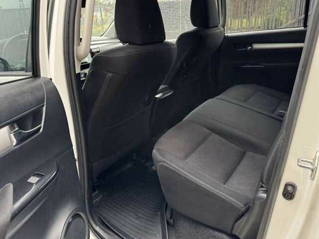 Білий Тойота Хайлюкс, об'ємом двигуна 2.39 л та пробігом 165 тис. км за 30500 $, фото 16 на Automoto.ua