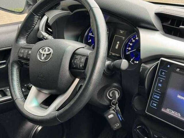 Білий Тойота Хайлюкс, об'ємом двигуна 2.39 л та пробігом 165 тис. км за 30500 $, фото 11 на Automoto.ua