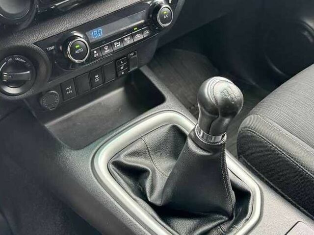 Білий Тойота Хайлюкс, об'ємом двигуна 2.39 л та пробігом 165 тис. км за 30500 $, фото 12 на Automoto.ua