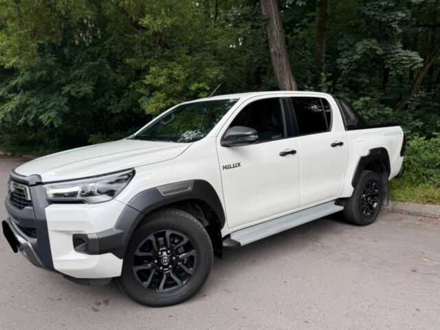 Белый Тойота Хайлюкс, объемом двигателя 2.8 л и пробегом 33 тыс. км за 13000 $, фото 1 на Automoto.ua