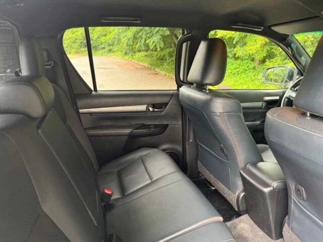 Белый Тойота Хайлюкс, объемом двигателя 2.8 л и пробегом 33 тыс. км за 13000 $, фото 9 на Automoto.ua