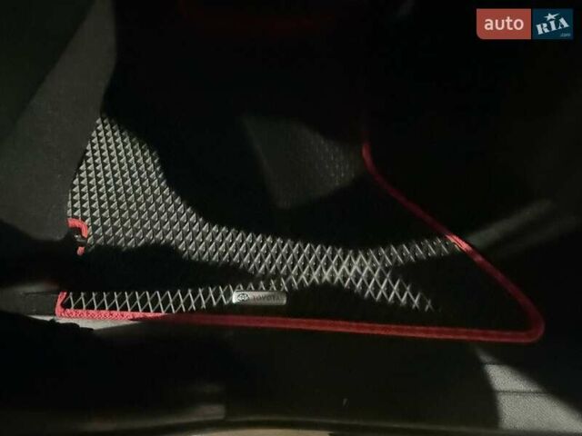 Белый Тойота Хайлюкс, объемом двигателя 2.39 л и пробегом 176 тыс. км за 33500 $, фото 9 на Automoto.ua