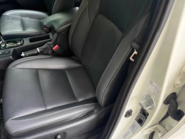 Белый Тойота Хайлюкс, объемом двигателя 2.8 л и пробегом 33 тыс. км за 13000 $, фото 8 на Automoto.ua