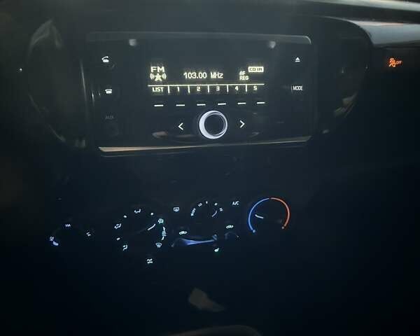 Белый Тойота Хайлюкс, объемом двигателя 2.39 л и пробегом 176 тыс. км за 33500 $, фото 1 на Automoto.ua