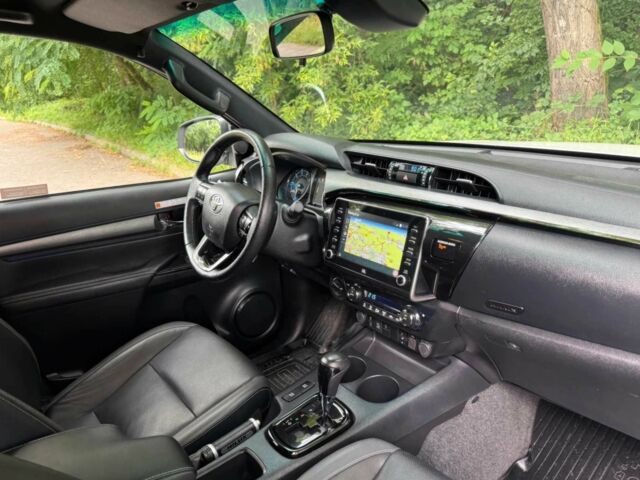 Белый Тойота Хайлюкс, объемом двигателя 2.8 л и пробегом 33 тыс. км за 13000 $, фото 5 на Automoto.ua