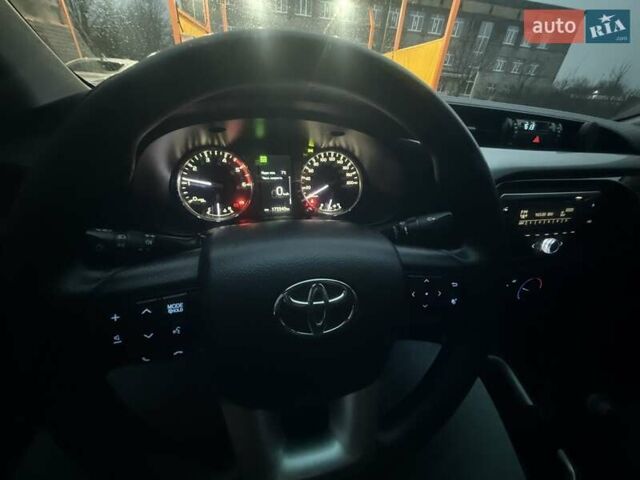 Белый Тойота Хайлюкс, объемом двигателя 2.39 л и пробегом 176 тыс. км за 33500 $, фото 3 на Automoto.ua