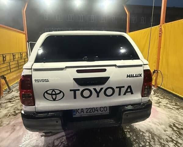Белый Тойота Хайлюкс, объемом двигателя 2.39 л и пробегом 176 тыс. км за 33500 $, фото 12 на Automoto.ua