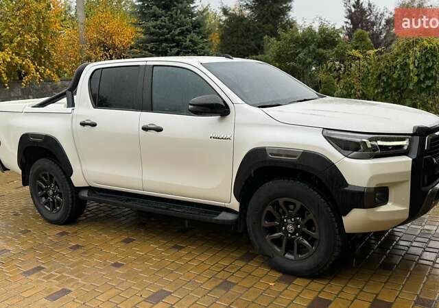 Білий Тойота Хайлюкс, об'ємом двигуна 2.76 л та пробігом 123 тис. км за 42000 $, фото 2 на Automoto.ua