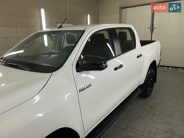 Белый Тойота Хайлюкс, объемом двигателя 2.4 л и пробегом 16 тыс. км за 40777 $, фото 9 на Automoto.ua