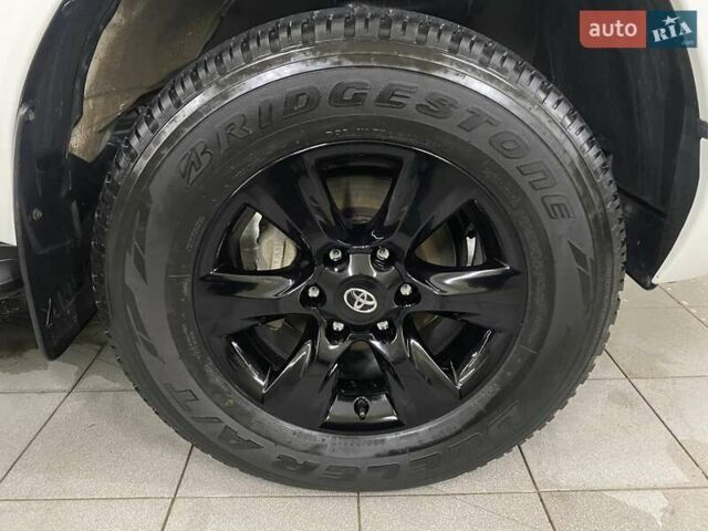 Белый Тойота Хайлюкс, объемом двигателя 2.4 л и пробегом 16 тыс. км за 40777 $, фото 44 на Automoto.ua