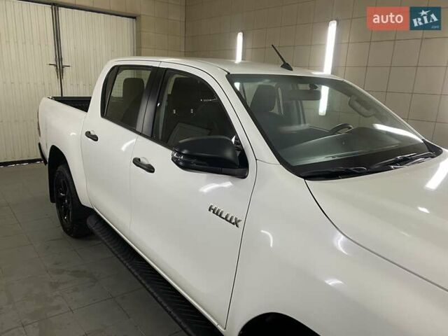 Белый Тойота Хайлюкс, объемом двигателя 2.4 л и пробегом 16 тыс. км за 40777 $, фото 8 на Automoto.ua
