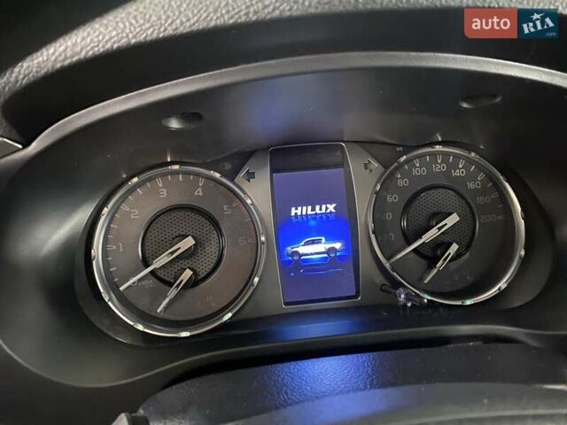 Белый Тойота Хайлюкс, объемом двигателя 2.4 л и пробегом 16 тыс. км за 40777 $, фото 33 на Automoto.ua
