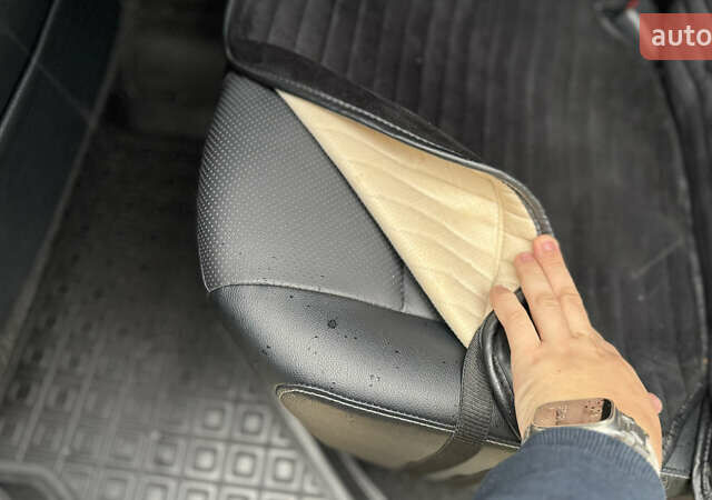 Білий Тойота Хайлюкс, об'ємом двигуна 2.76 л та пробігом 123 тис. км за 42000 $, фото 7 на Automoto.ua