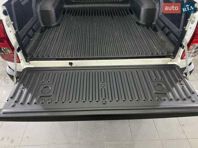 Белый Тойота Хайлюкс, объемом двигателя 2.4 л и пробегом 16 тыс. км за 40777 $, фото 46 на Automoto.ua