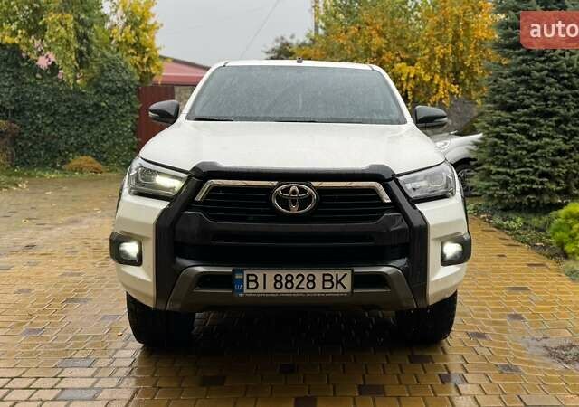 Білий Тойота Хайлюкс, об'ємом двигуна 2.76 л та пробігом 123 тис. км за 42000 $, фото 1 на Automoto.ua