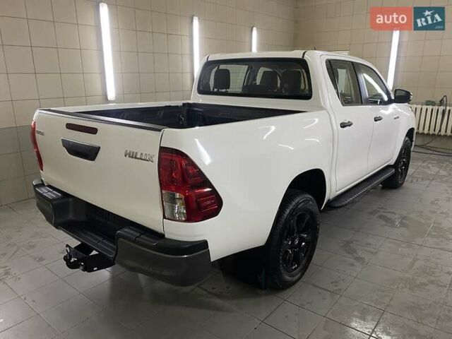 Белый Тойота Хайлюкс, объемом двигателя 2.4 л и пробегом 16 тыс. км за 40777 $, фото 5 на Automoto.ua