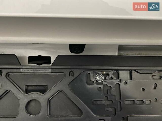 Белый Тойота Хайлюкс, объемом двигателя 2.4 л и пробегом 16 тыс. км за 40777 $, фото 16 на Automoto.ua