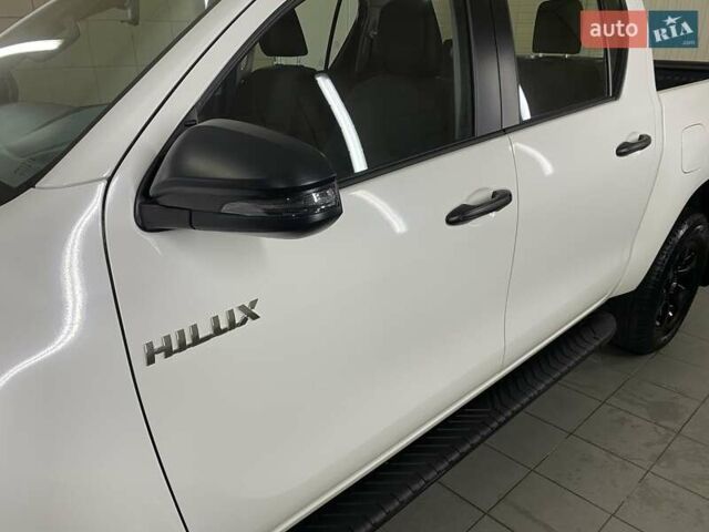 Белый Тойота Хайлюкс, объемом двигателя 2.4 л и пробегом 16 тыс. км за 40777 $, фото 43 на Automoto.ua