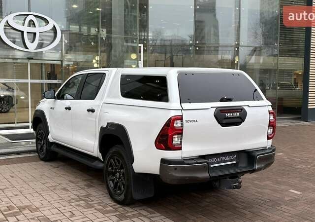 Білий Тойота Хайлюкс, об'ємом двигуна 2.76 л та пробігом 59 тис. км за 46960 $, фото 1 на Automoto.ua