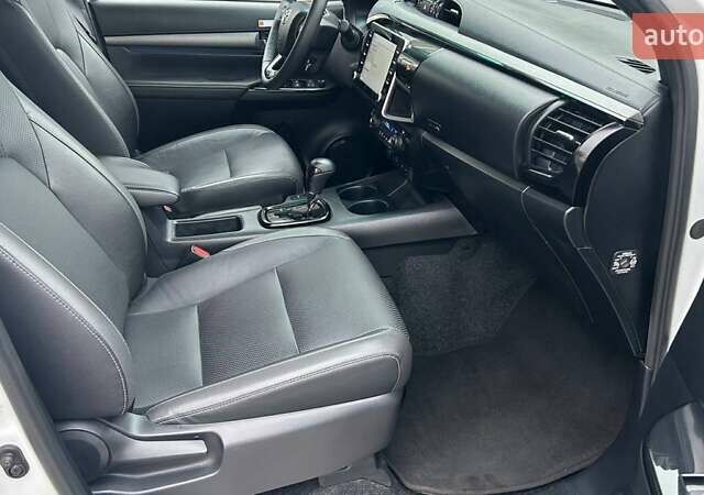 Білий Тойота Хайлюкс, об'ємом двигуна 2.76 л та пробігом 59 тис. км за 46960 $, фото 5 на Automoto.ua