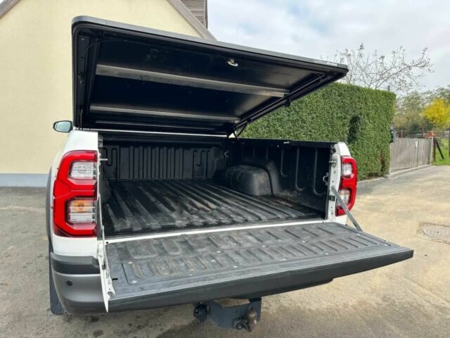 Белый Тойота Хайлюкс, объемом двигателя 2 л и пробегом 19 тыс. км за 26000 $, фото 9 на Automoto.ua