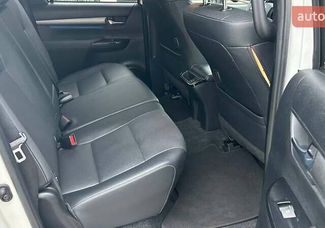 Білий Тойота Хайлюкс, об'ємом двигуна 2.76 л та пробігом 59 тис. км за 46960 $, фото 6 на Automoto.ua