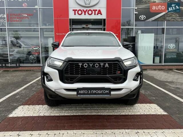 Белый Тойота Хайлюкс, объемом двигателя 2.76 л и пробегом 24 тыс. км за 52886 $, фото 1 на Automoto.ua